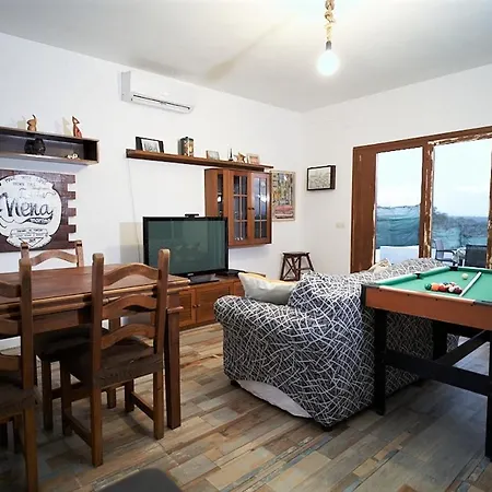Hauzify I Ca La Nena Morena Holiday home *